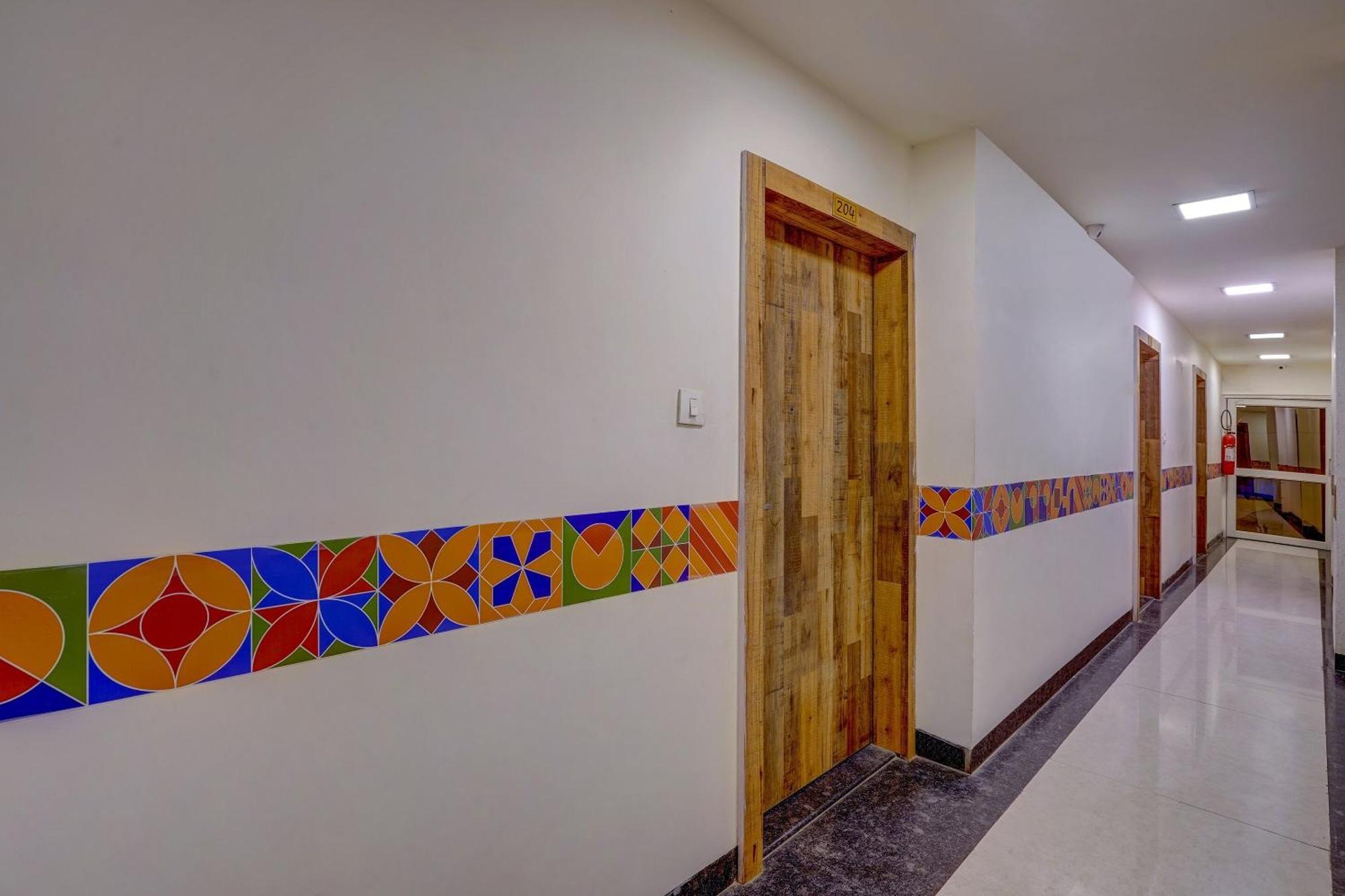 Super Hotel O Traveller Inn Lakhnau Kültér fotó