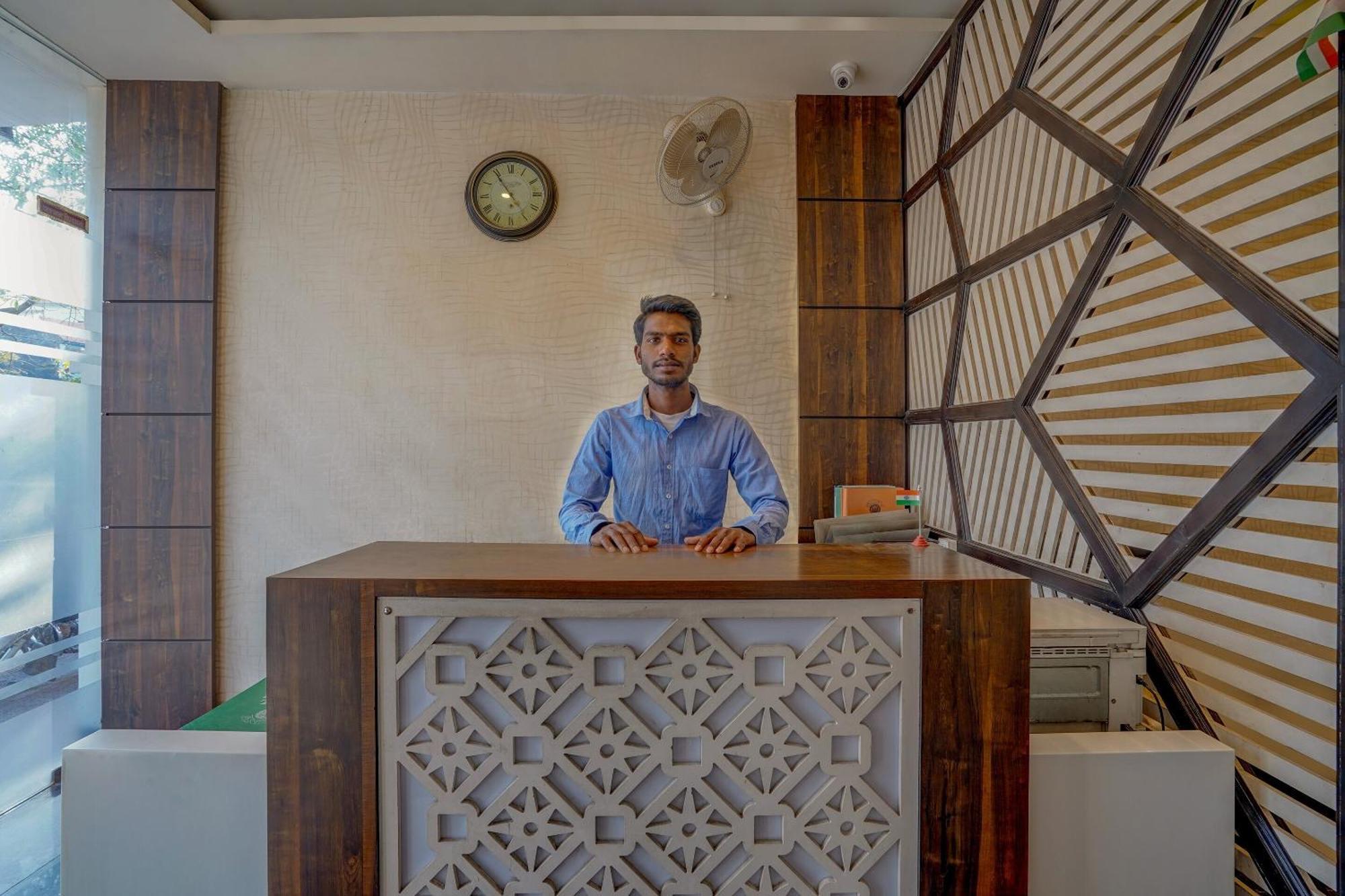 Super Hotel O Traveller Inn Lakhnau Kültér fotó