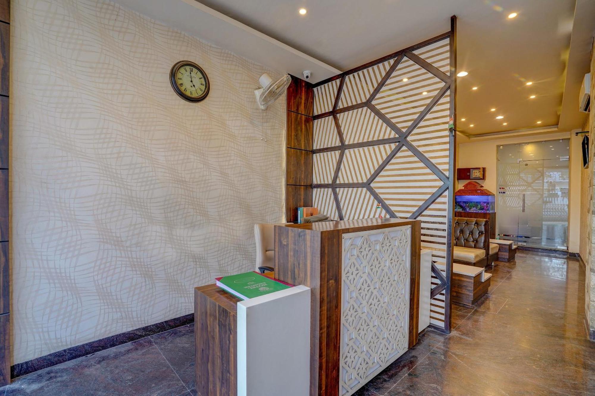 Super Hotel O Traveller Inn Lakhnau Kültér fotó